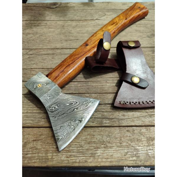 Hache Viking en Damas 256 Couches Manche Bois Etui Cuir