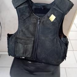 ENCHERE GILET PARE BALLES ET LAMES CROISE NOIR AVEC KEVLAR TAILLE XL