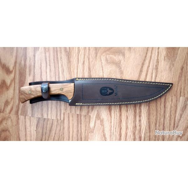 Couteau Muela Jabali jamais utilis�.Manche en bois de olive.