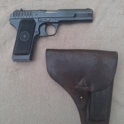 pistolet Tokarev TT 33 avec son &eacute;tui 1945