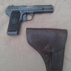 pistolet Tokarev TT 33 avec son &eacute;tui 1945