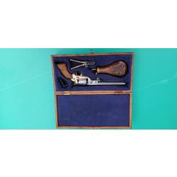 REPLIQUE ITALY  REVOLVER MOD NAVY  CAL 36 EN MALETTE  .  POUDRE NOIRE  .
