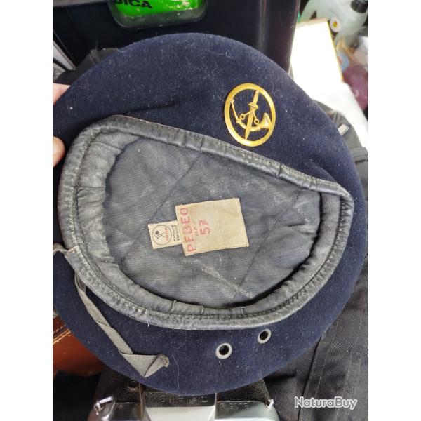 B�ret militaire