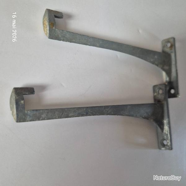 Lot de 2 anciens supports en m�tal de tablette en verre pour salle de bain