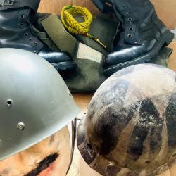 Gros lot militaria vintage US / FR - liner M1 CAPAC, casque M51, rangers, surplus ancien