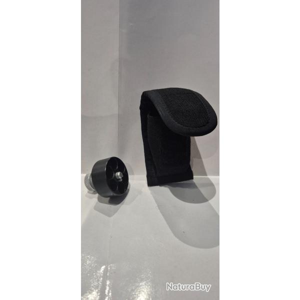 Speedloader HKS pour revolver et sa housse de rangement et de transport.