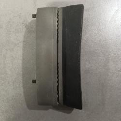 Talon de crosse r&eacute;glable unique T66