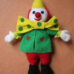 Peluche kiri le clown 30 cm, de la marque Masport.
