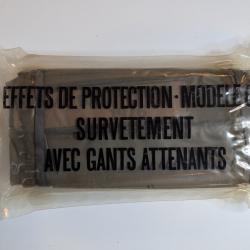 Surv&ecirc;tement de protection NBC fran&ccedil;ais Mod&egrave;le 63 avec gants attenants