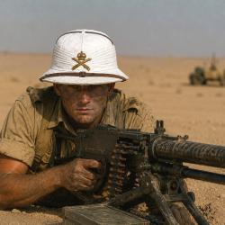 CASQUE TROPICAL du MITRAILLEUR BRITANNIQUE de la SECONDE GUERRE. /9943