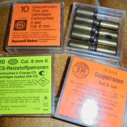 Lot de 35 cartouches &agrave; gaz anciennes pour pistolet d'alarme cal 8mmK