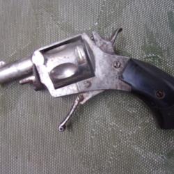 revolver de type Bulldog canon 38 mm de  long