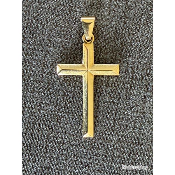 Croix en or massif 18 carats - F�te , Bapt�me , M�daille , Catholique , Chr�tien