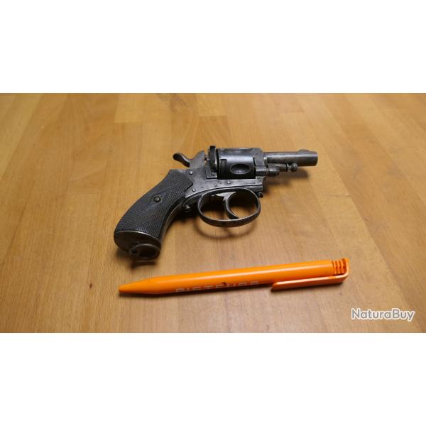 revolver de type BULLDOG   CAL 320  manufacture st etienne  mise a prix 1 euros sans prix de r�serve