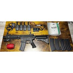 Replique airsoft M4 ATM Lightweight + accessoires et casque &eacute;quip&eacute;