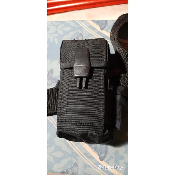 PORTE CHARGEURS TRIPLE 30 COUPS ET CEINTURON TACTIQUE
