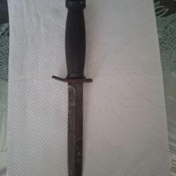 Ancien Couteau ou ba&iuml;onnette de combat &agrave; definir