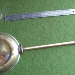 burette &agrave; huile ancienne  en laion de 23 cm