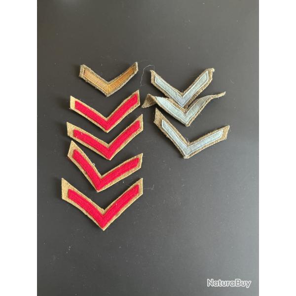 Lot d'insignes de col et de bras
