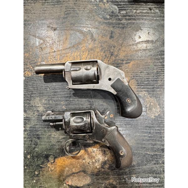Paire de revolvers pour pi�ces