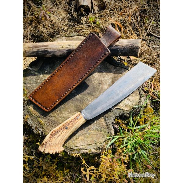 machette d'artisan / manche en bois de cerf lame acier carbone 1075 / campement bushcraft