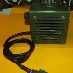 RADIO : HAUT PARLEUR HP-52A POUR RADIO MILITAIRE AVEC SON SUPPORT POUR FIXATION MURALE , FONCTIONNE