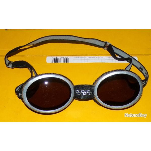 LUNETTE DE MONTAGNE TYPE CHASSEURS ALPINS ,  BON  ETAT VOIR PHOTOS .POUR TOUT RENSEIGNEMENT ME CONTA
