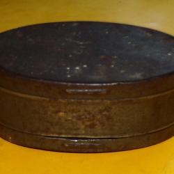 BOITE A GRAISSE POUR LEBEL WWI GUERRE 1914-1918 PUIS BOITE A CIRAGE EN 1940 , DIMENSION 8,5 CM X 5,5
