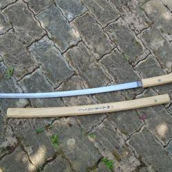 Sabre Katana Goemon Ishikawa Lame Acier 440 Affut&eacute;e Manche Bois Etui Bois Id&eacute;ogrammes