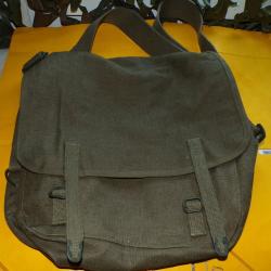 MUSETTE MILITAIRE DE 1962 ARMEE FRANCAISE PERIODE GUERRE ALGERIE AVEC TAMPON DU FABICANT ET SANS DAT