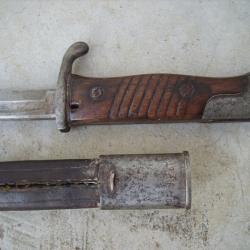 Ba&iuml;onnette allemande 1898 r&eacute;giment&eacute;e.