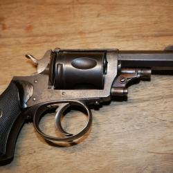 Revolver li&eacute;geois en 8mm/92 mod&egrave;le avec pontet