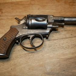 Revolver en 8mm/92 "Masereel Antoine" mod&egrave;le atypique
