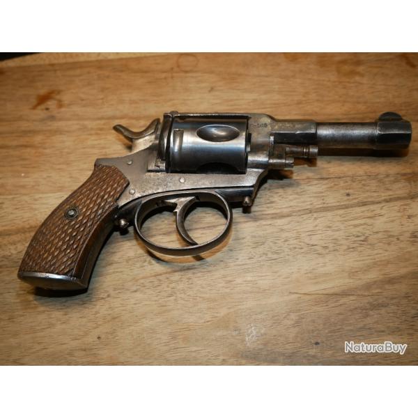 Revolver en 8mm/92 "Masereel Antoine" mod�le atypique