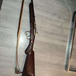 Vend magnifique ancien fusil &agrave; percussion crosse sculpt&eacute; en calibre 22