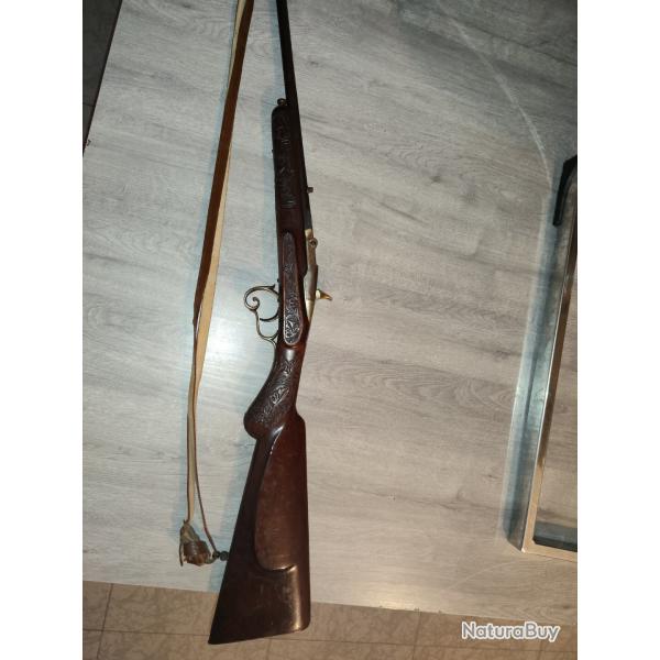 Vend magnifique ancien fusil � percussion crosse sculpt� en calibre 22