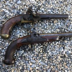 SORTIE DE GRENIER LOT DE 2 PISTOLETS PISTON ET SILEX