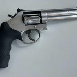 REVOLVER SMITH & WESSON 617-6,  6", CALIBRE 22LR - BARILLET 10 COUPS