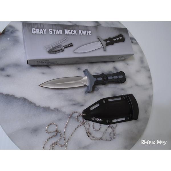 Couteau de Cou Lame Acier Inox Satin Drop Point Manche Plastic Gray Housse avec Chainette 24GY