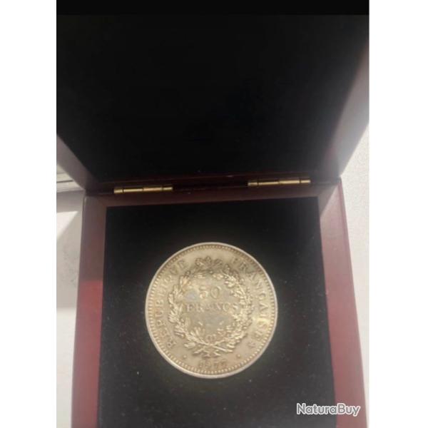 50 Francs Hercule 1977 en argent massif tr�s belle patine.