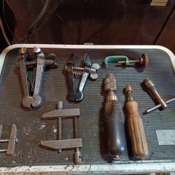 Lot outils ancien professionnels d&eacute;mont&eacute; ressort en v &eacute;tau a main port&eacute; outils ....