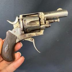 BULLDOG FABRICATION BELGE cal. 320 num&eacute;ro de s&eacute;rie E85