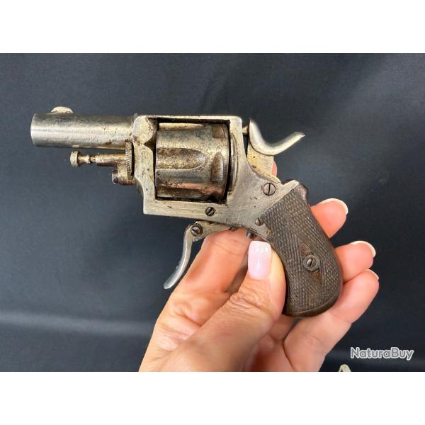 BULLDOG FABRICATION BELGE cal. 320 num�ro de s�rie E85