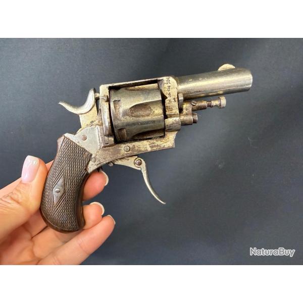 BULLDOG FABRICATION BELGE cal. 320 num�ro de s�rie E85