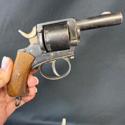 BULLDOG FABRICATION BELGE cal.320 num&eacute;ro de s&eacute;rie E102