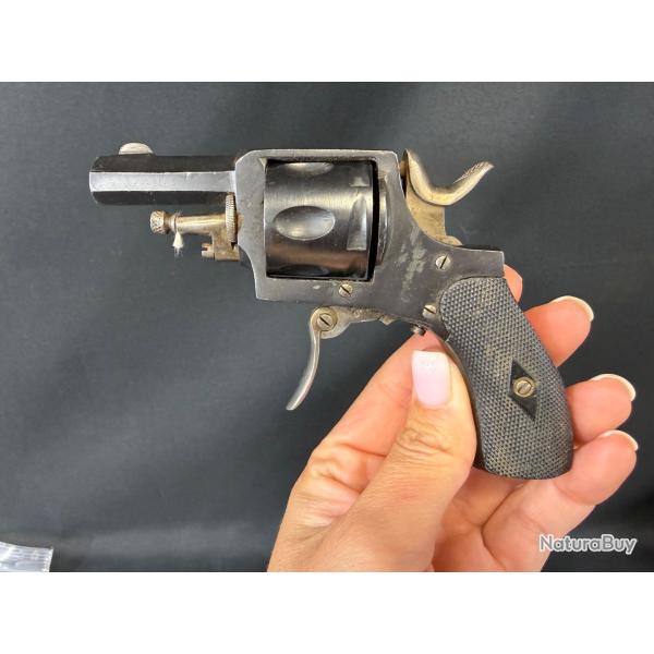 BULLDOG FABRICATION BELGE cal.320 num�ro de s�rie E81