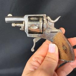 BULLDOG FABRICATION ALLEMANDE cal.320 num&eacute;ro de s&eacute;rie E100