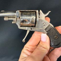 BULLDOG FABRICATION BELGE cal.320 num&eacute;ro de s&eacute;rie E107
