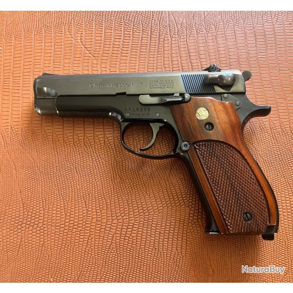 Pistolet Smith & Wesson Model 39-2