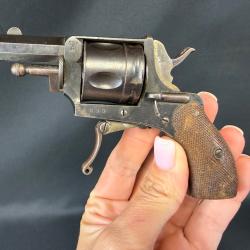 BULLDOG FABRICATION BELGE cal.320 num&eacute;ro de s&eacute;rie 4288